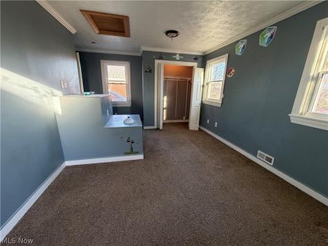 1924 E 33rd Street Lorain OH 44055
