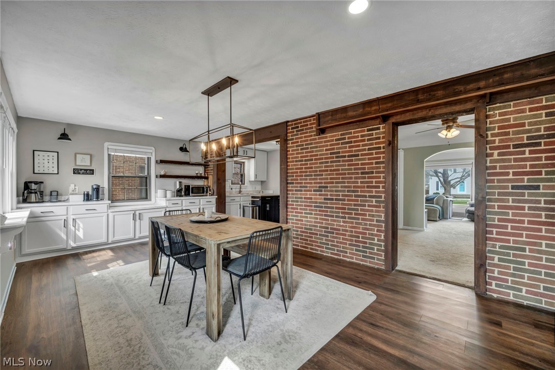 16209 Elsienna Avenue Cleveland OH 44135