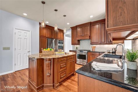 3373 Arbor Way Westlake OH 44145