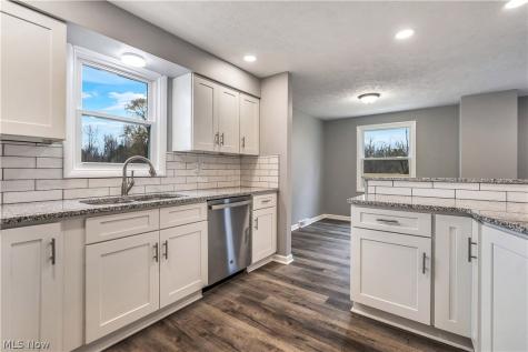 6518 Lorraine Avenue NW Massillon OH 44646