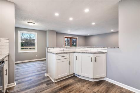 6518 Lorraine Avenue NW Massillon OH 44646