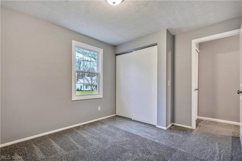 6518 Lorraine Avenue NW Massillon OH 44646