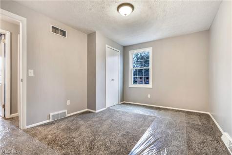 6518 Lorraine Avenue NW Massillon OH 44646