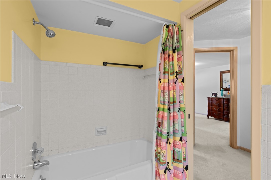 5431 Golfway Lane Lyndhurst OH 44124