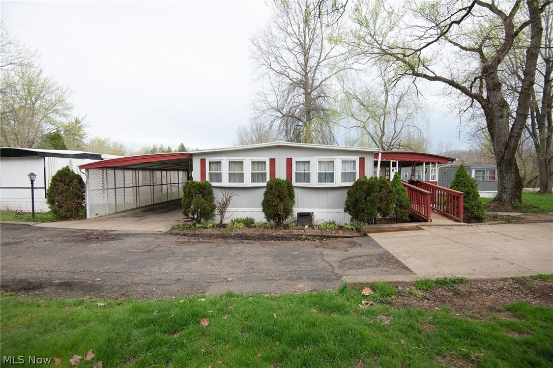 29 Wilderness Court Warren OH 44481