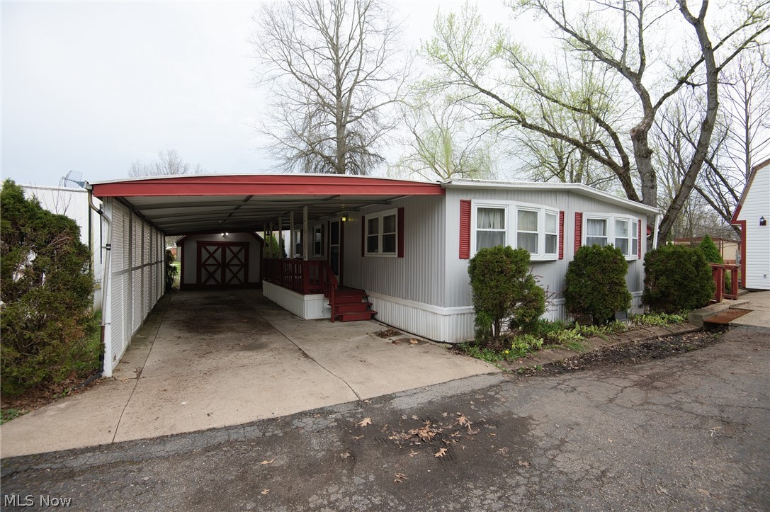 29 Wilderness Court Warren OH 44481