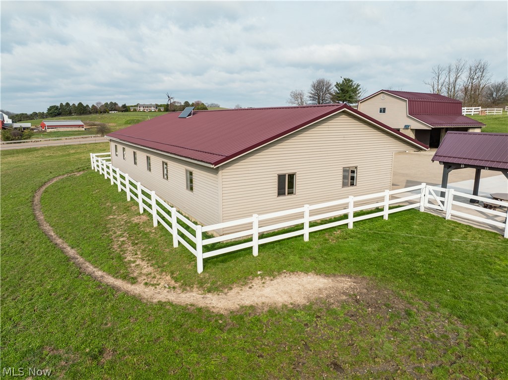 4607 County Road 145 Sugarcreek OH 44681