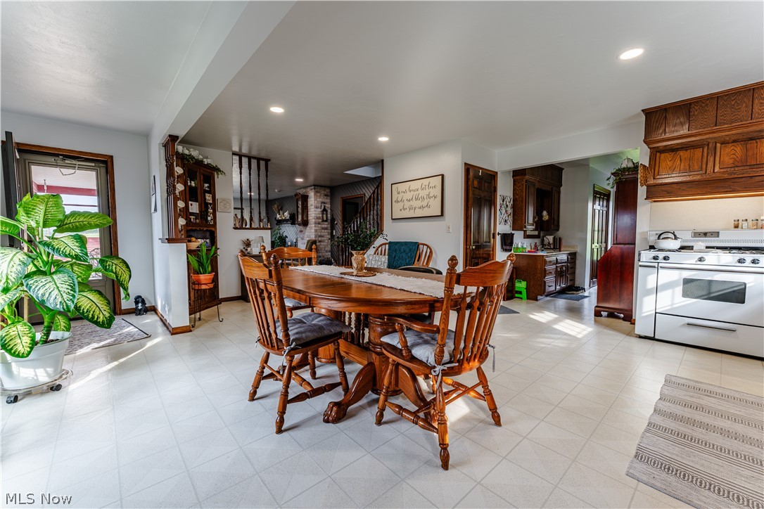 4607 County Road 145 Sugarcreek OH 44681