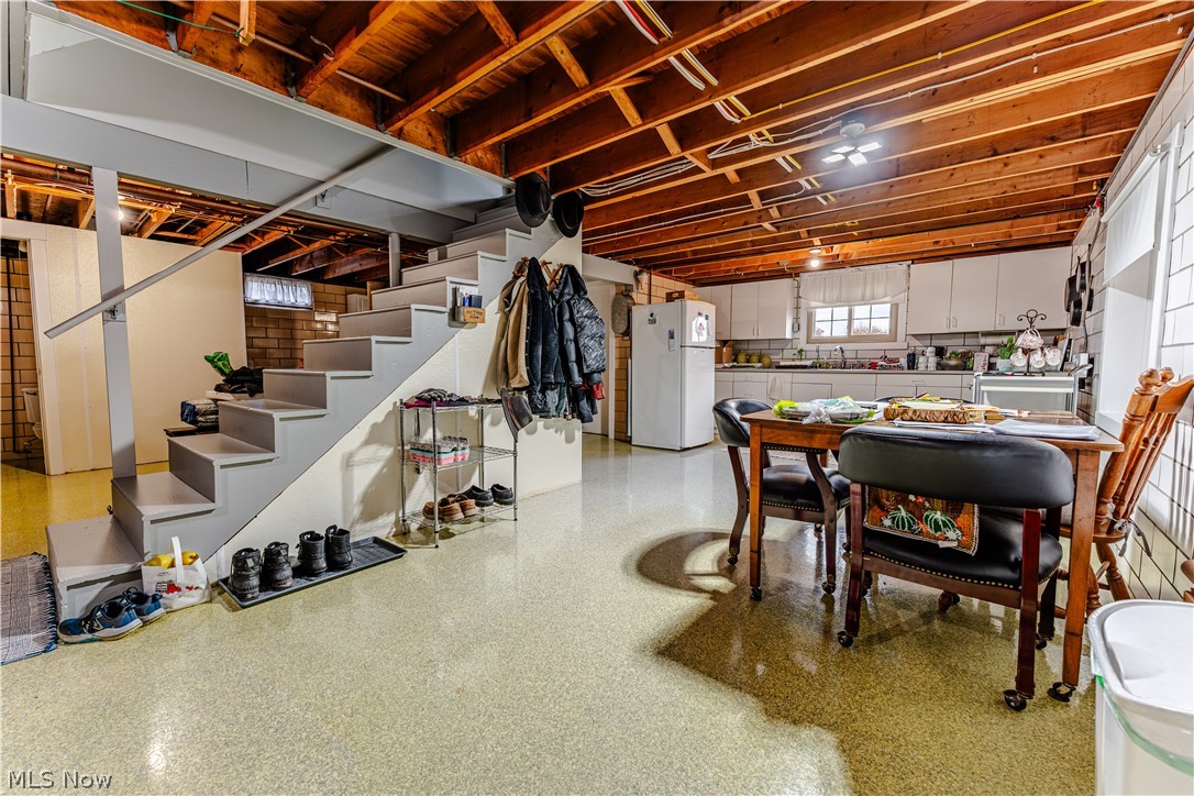 4607 County Road 145 Sugarcreek OH 44681