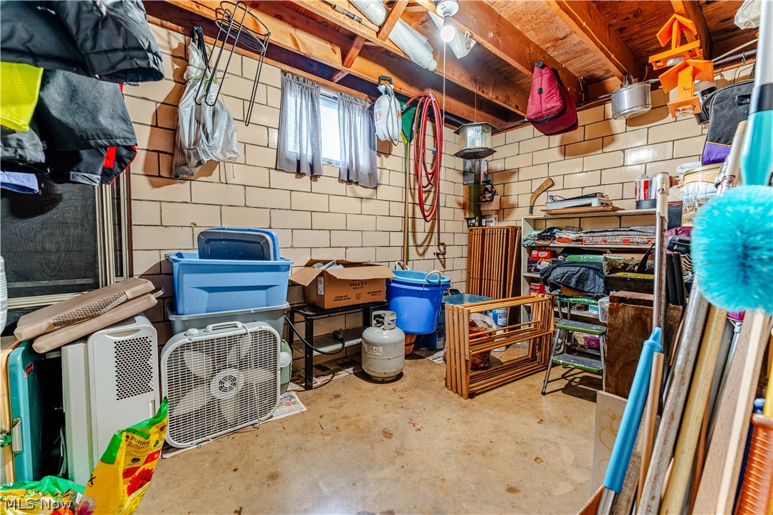 4607 County Road 145 Sugarcreek OH 44681