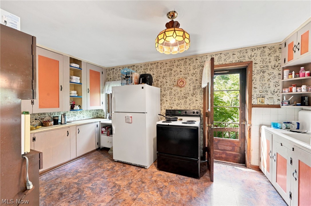 18971 Lorain Road Fairview Park OH 44126