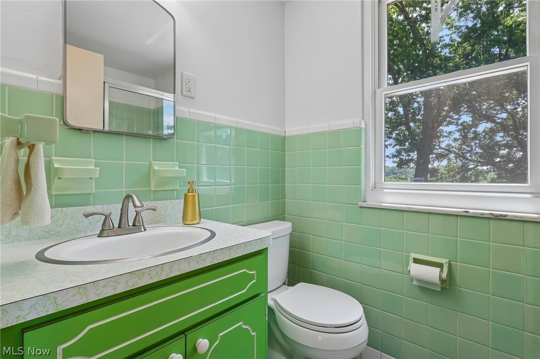2382 Riverside Drive Cleveland OH 44107