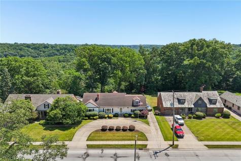 2382 Riverside Drive Cleveland OH 44107