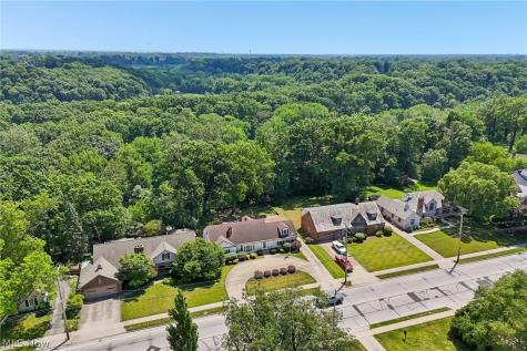 2382 Riverside Drive Cleveland OH 44107