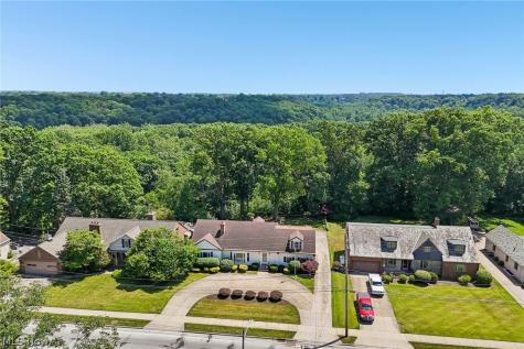 2382 Riverside Drive Cleveland OH 44107