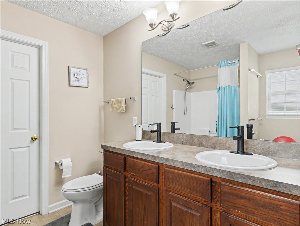 38122 Rocky Run Court North Ridgeville OH 44039
