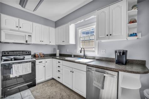1930 Glenridge Road Euclid OH 44117