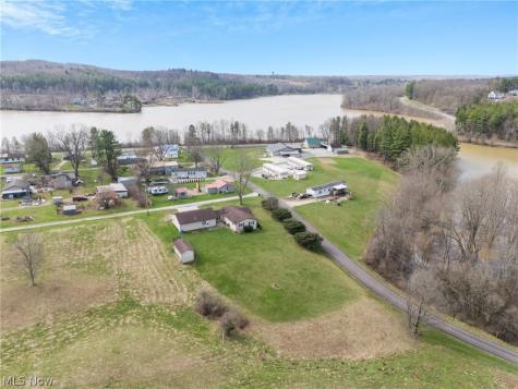 1090 Fort Road SW Dellroy OH 44620