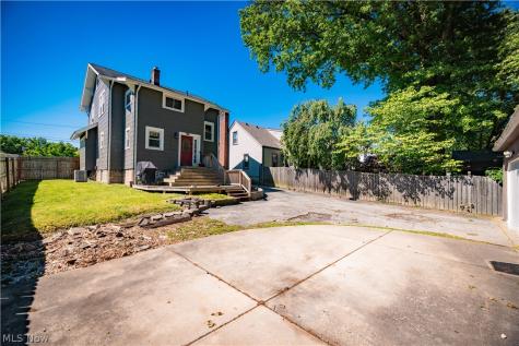 1564 Cascade Drive Youngstown OH 44511