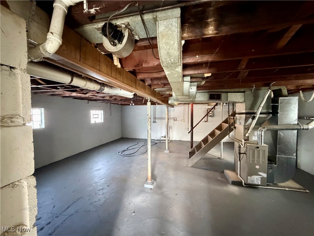34 W Lewis Street Struthers OH 44471