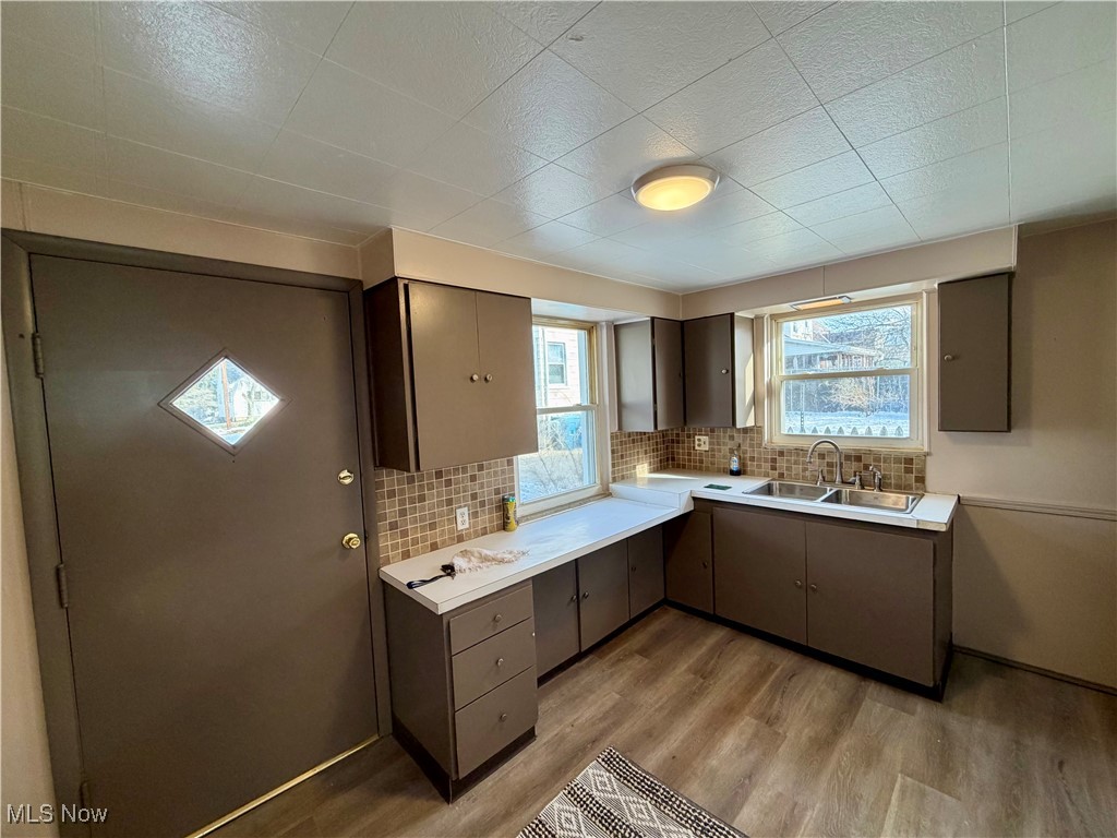 34 W Lewis Street Struthers OH 44471