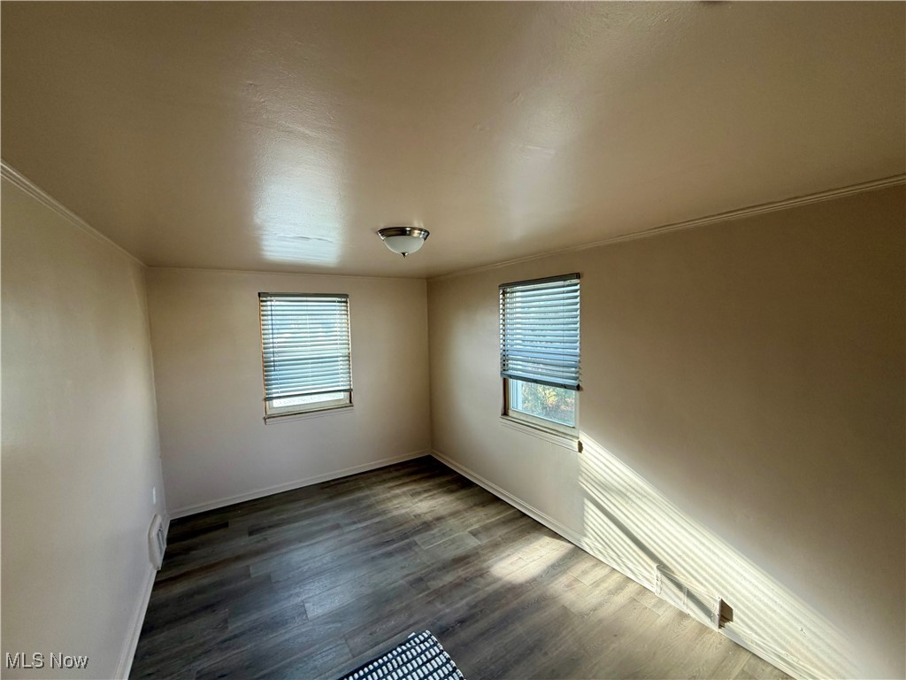 34 W Lewis Street Struthers OH 44471