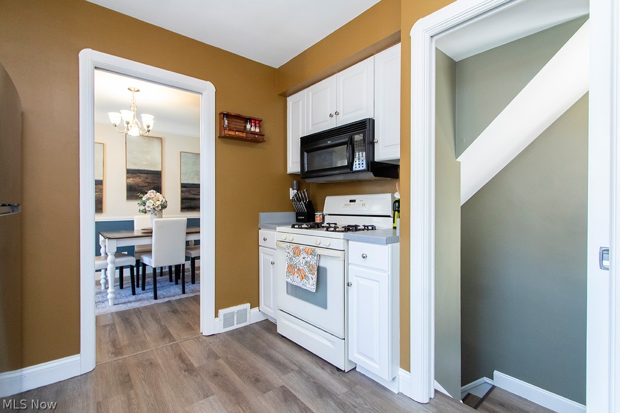 10083 Chesterfield Drive Parma Heights OH 44130