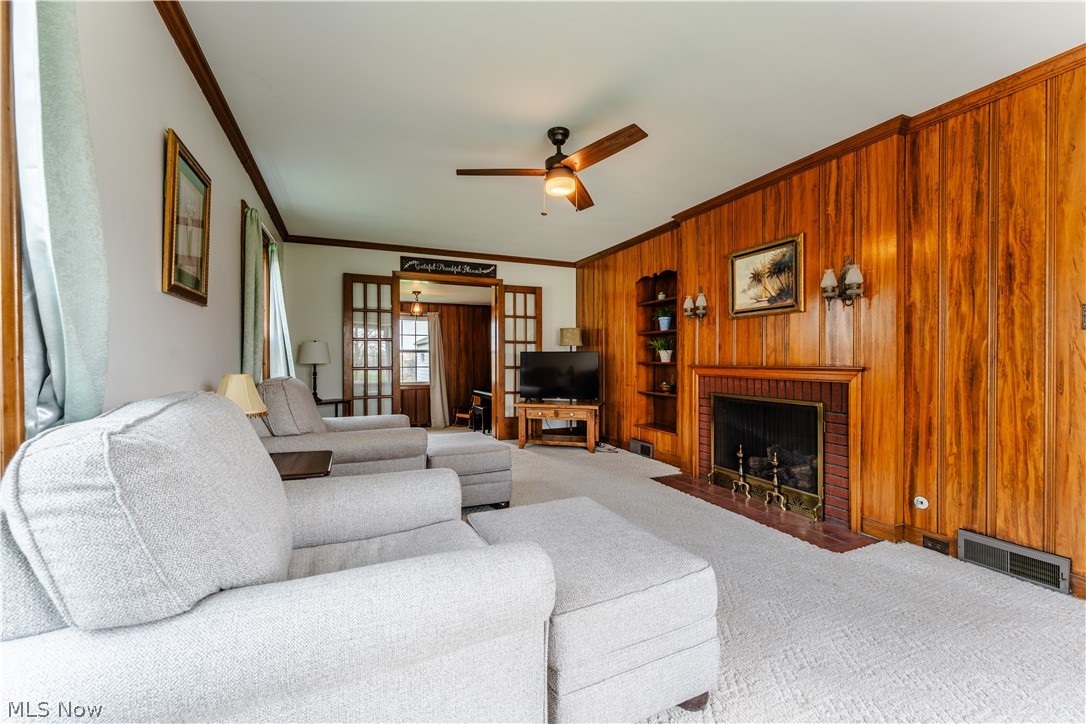 403 W Main Street Sugarcreek OH 44681