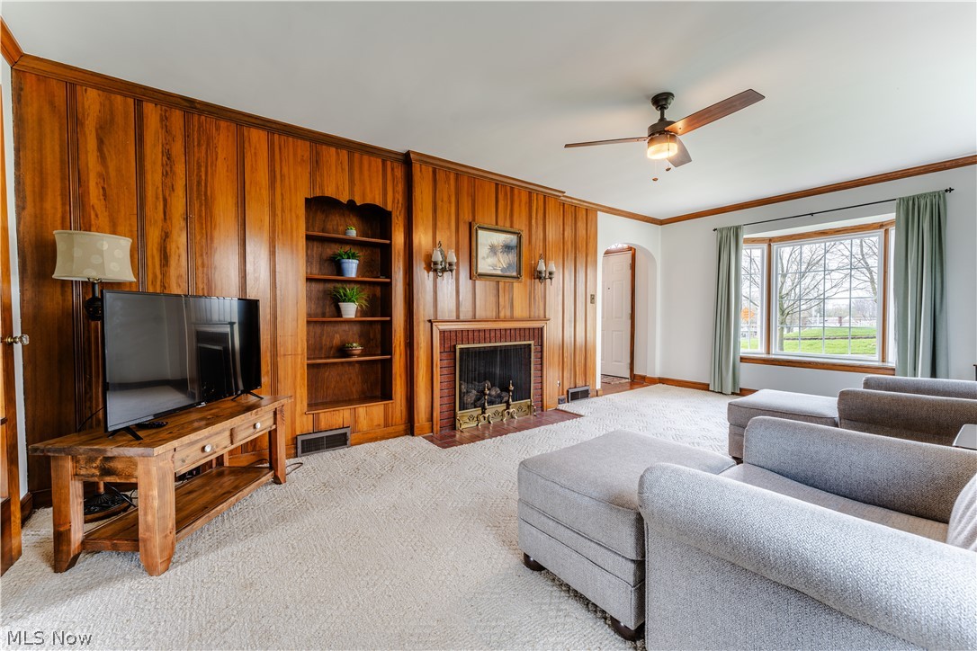 403 W Main Street Sugarcreek OH 44681
