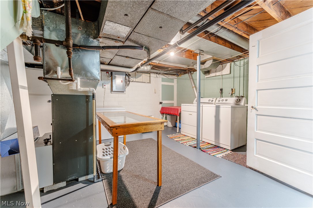 403 W Main Street Sugarcreek OH 44681