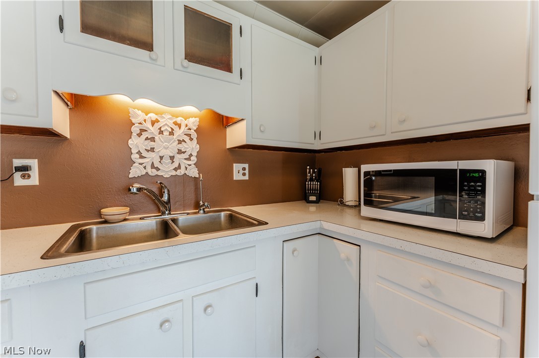403 W Main Street Sugarcreek OH 44681