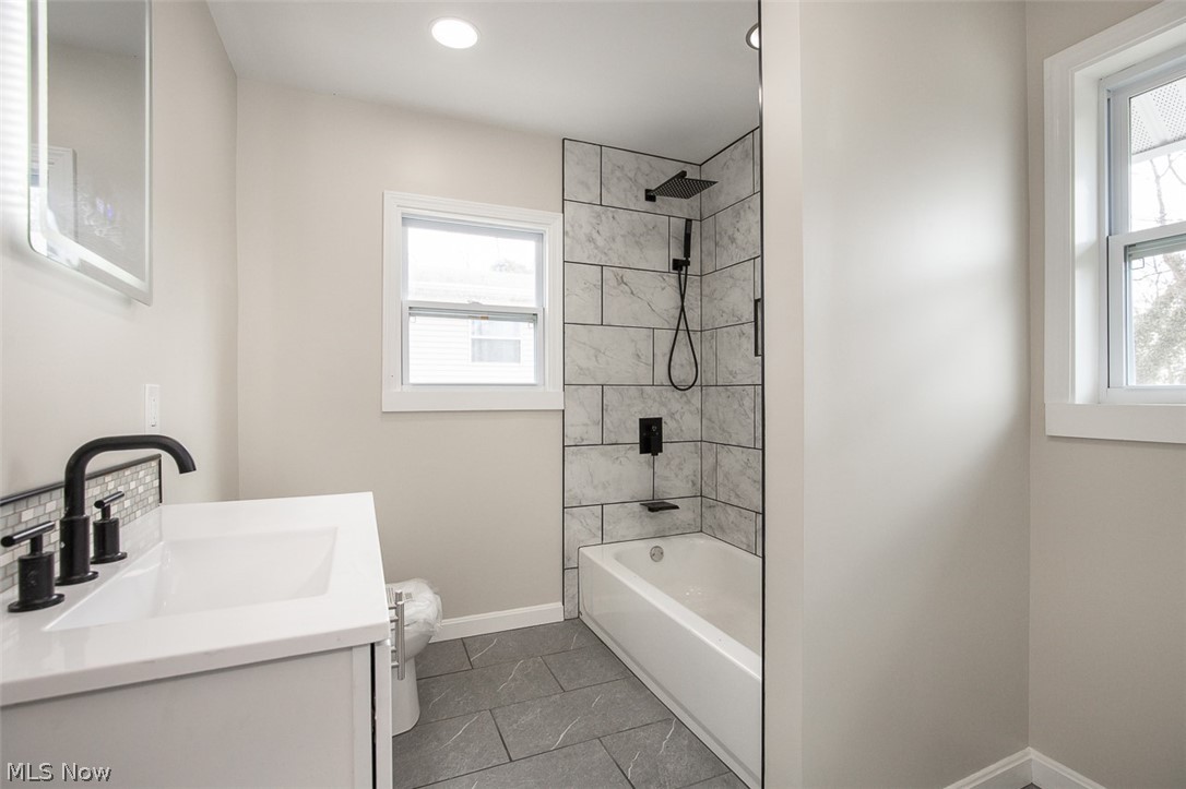 1184 Niagara Avenue Akron OH 44305