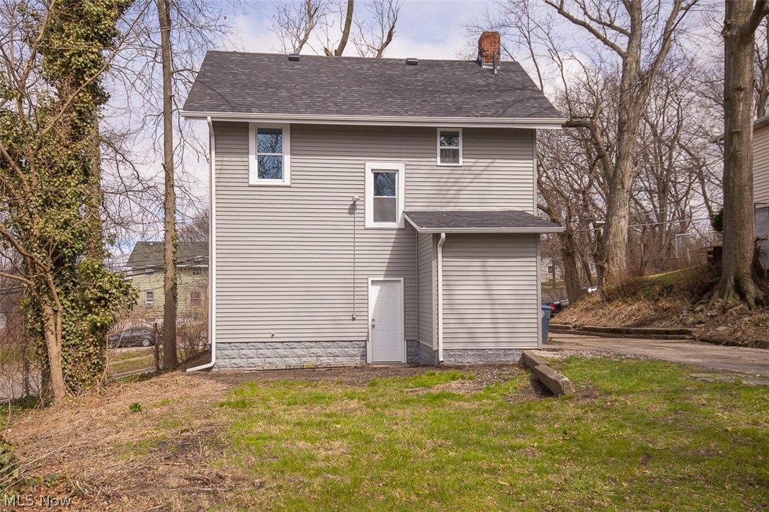 1184 Niagara Avenue Akron OH 44305