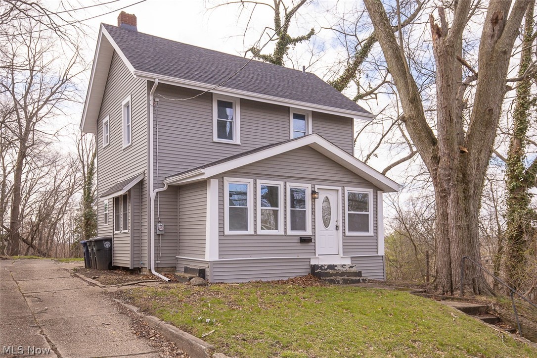 1184 Niagara Avenue Akron OH 44305