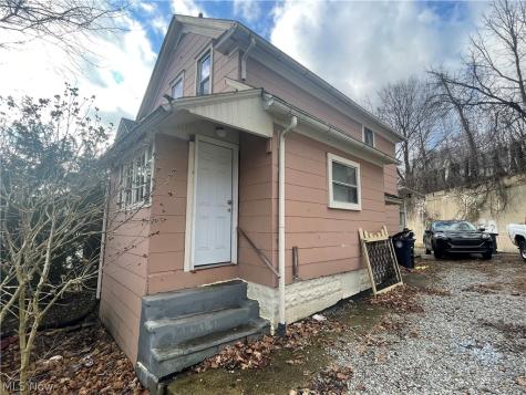 2125 SW 7th Street SW Akron OH 44314