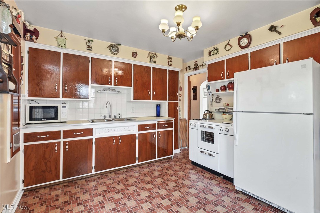 5714 Stickney Avenue Cleveland OH 44144