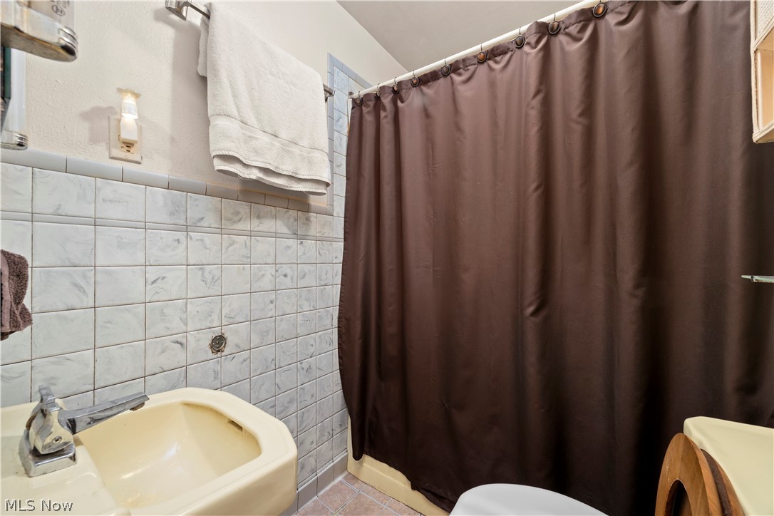 406 Root Road Lorain OH 44052