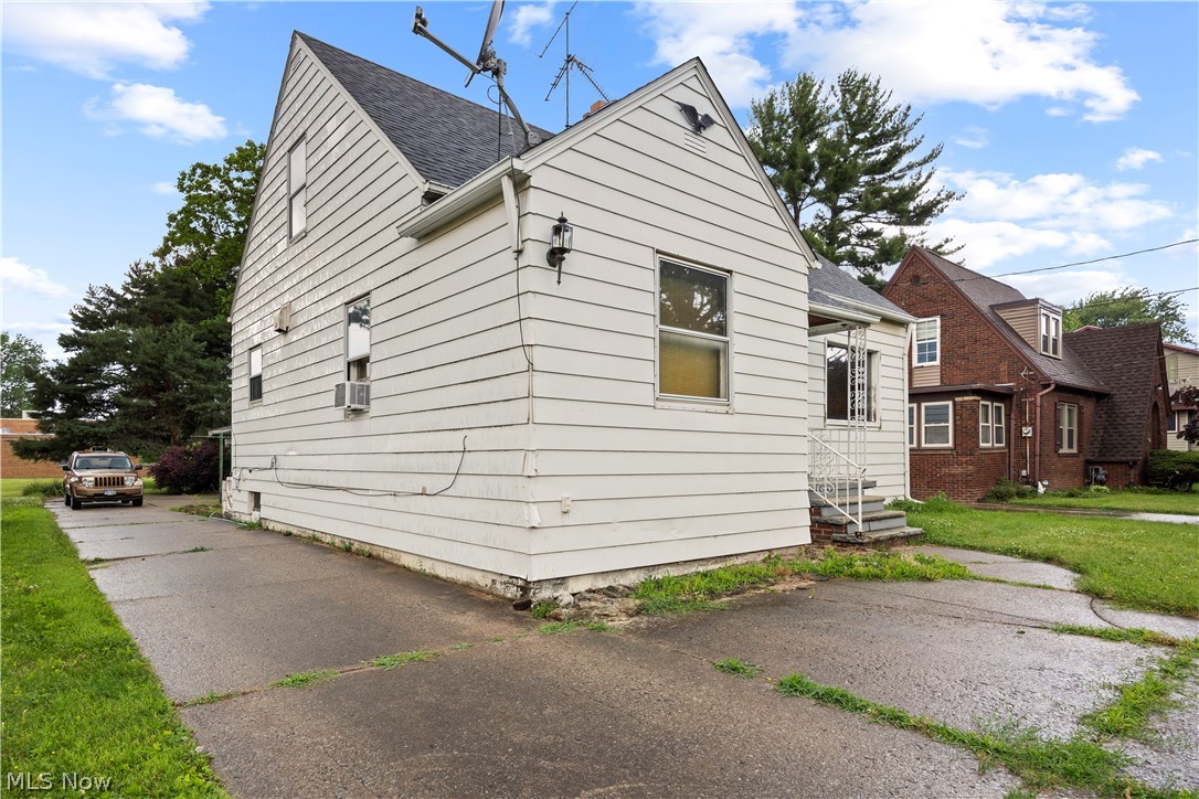 406 Root Road Lorain OH 44052