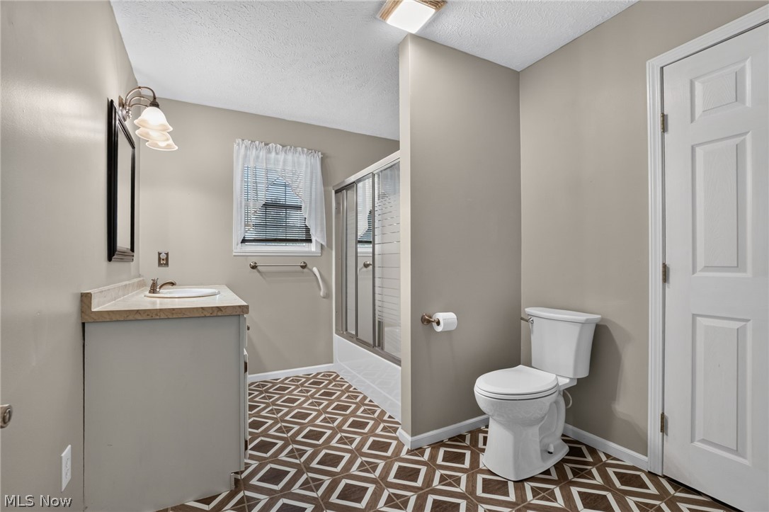 7288 Fieldstone Avenue Conneaut OH 44030