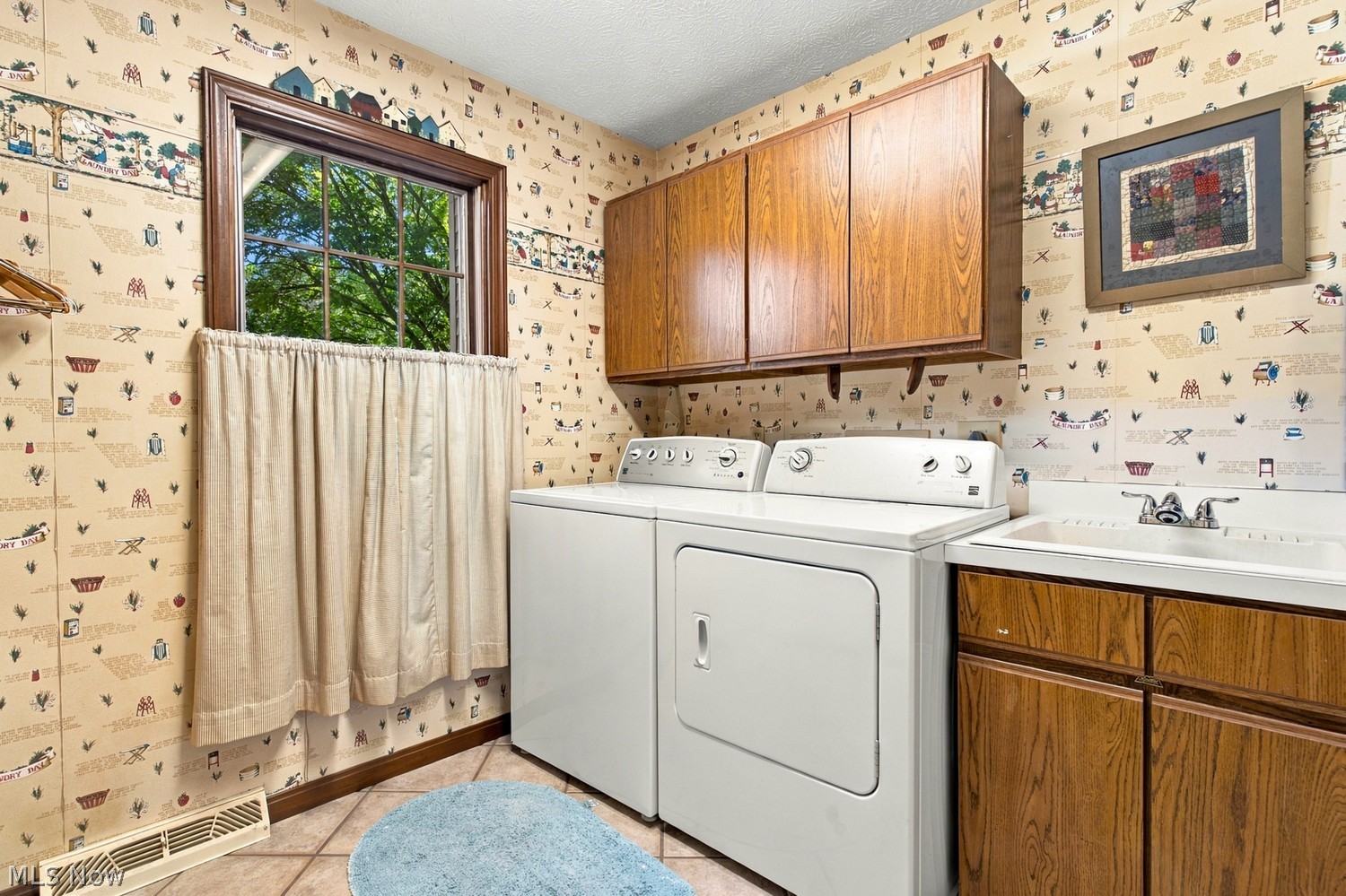 492 E Pioneer Trail Aurora OH 44202