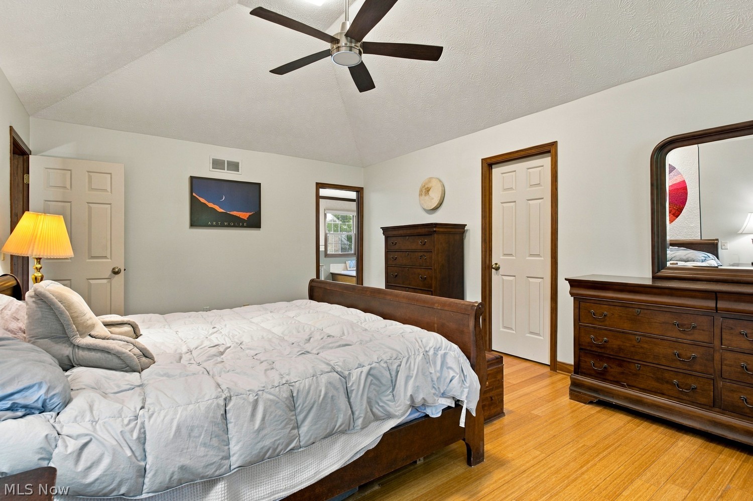 492 E Pioneer Trail Aurora OH 44202