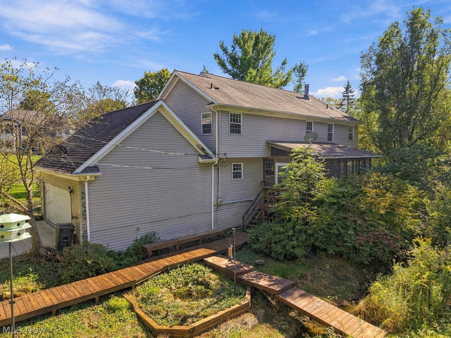 492 E Pioneer Trail Aurora OH 44202