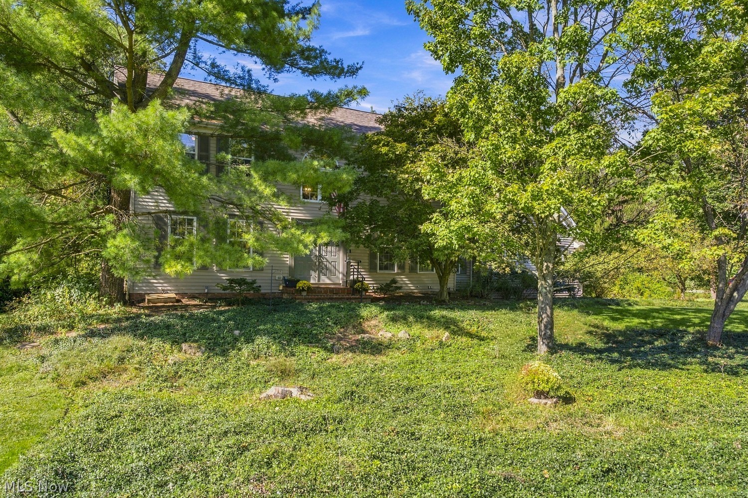 492 E Pioneer Trail Aurora OH 44202