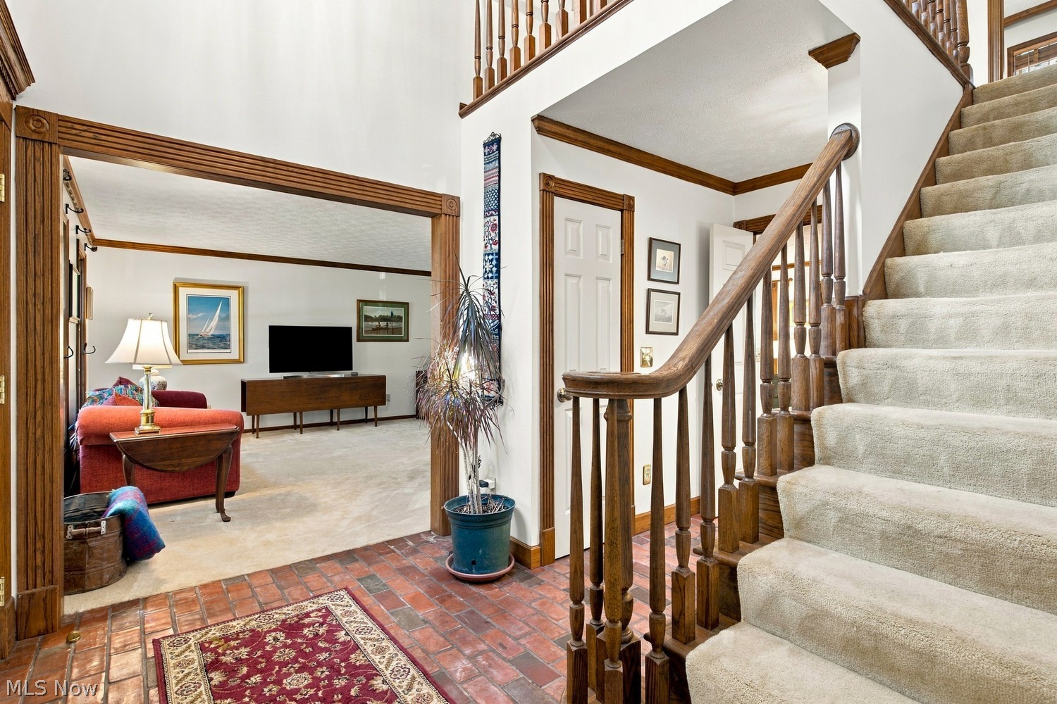 492 E Pioneer Trail Aurora OH 44202