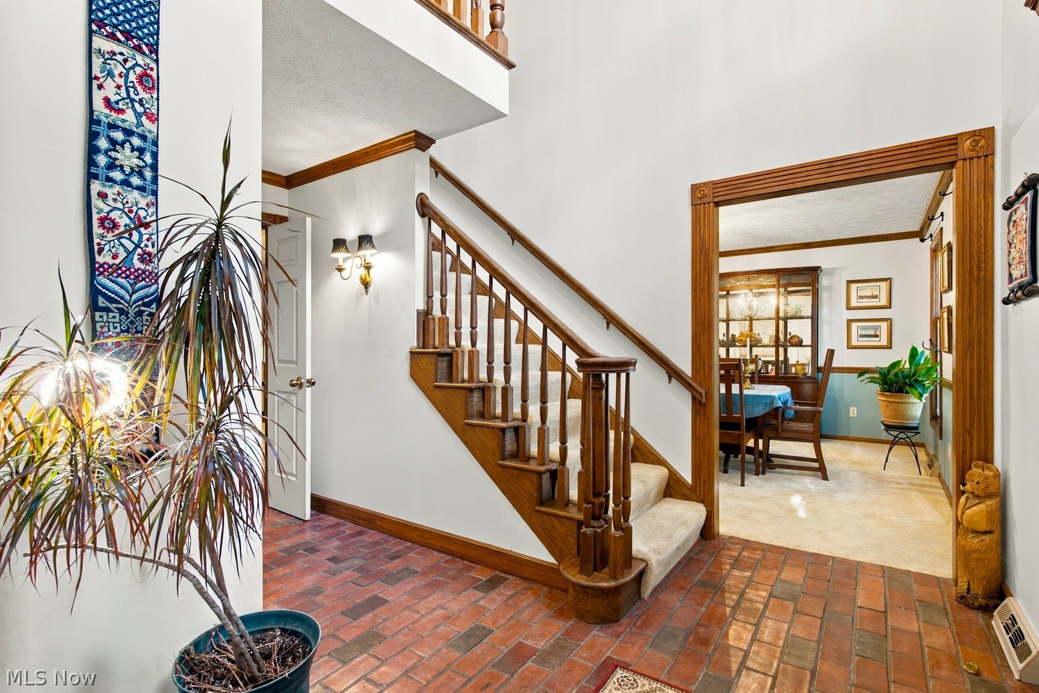492 E Pioneer Trail Aurora OH 44202