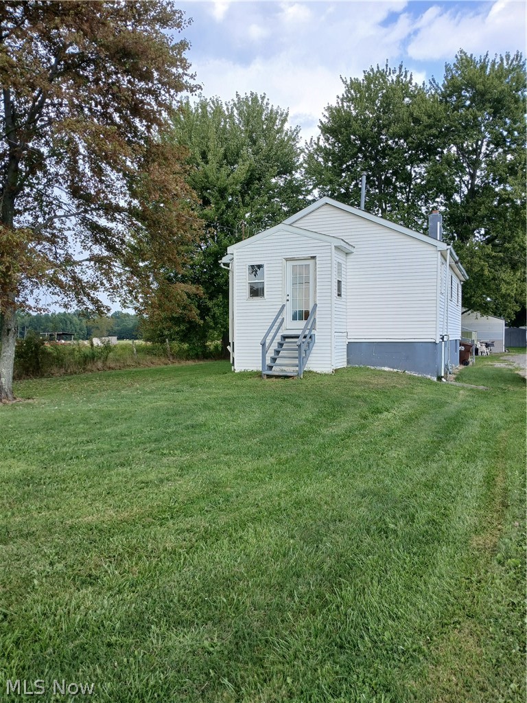 5376 N Park Ext Avenue Bristolville OH 44402