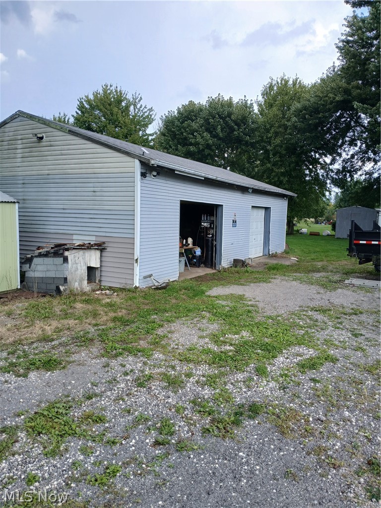 5376 N Park Ext Avenue Bristolville OH 44402