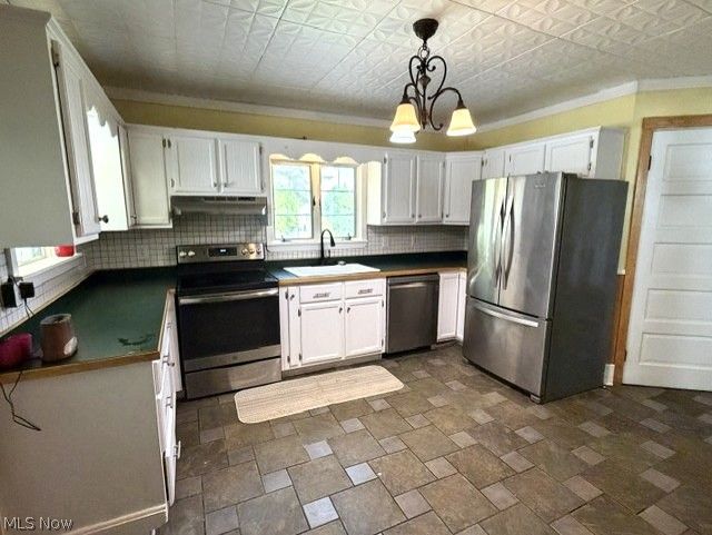 828 E Main Street Geneva OH 44041