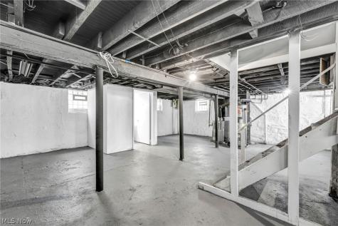 3250 W 99th Street Cleveland OH 44102