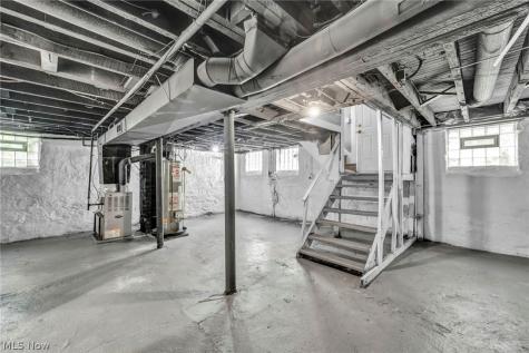 3250 W 99th Street Cleveland OH 44102